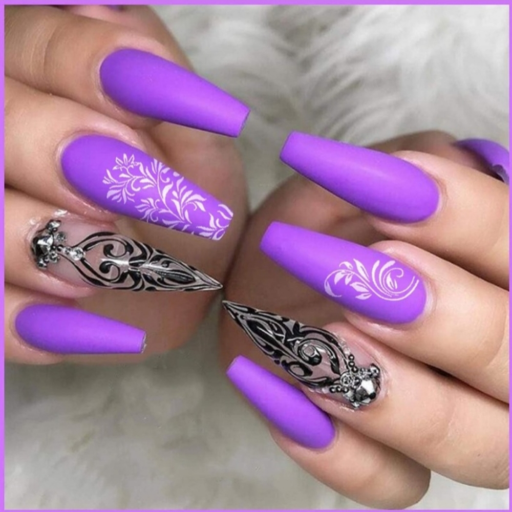 Press on nails